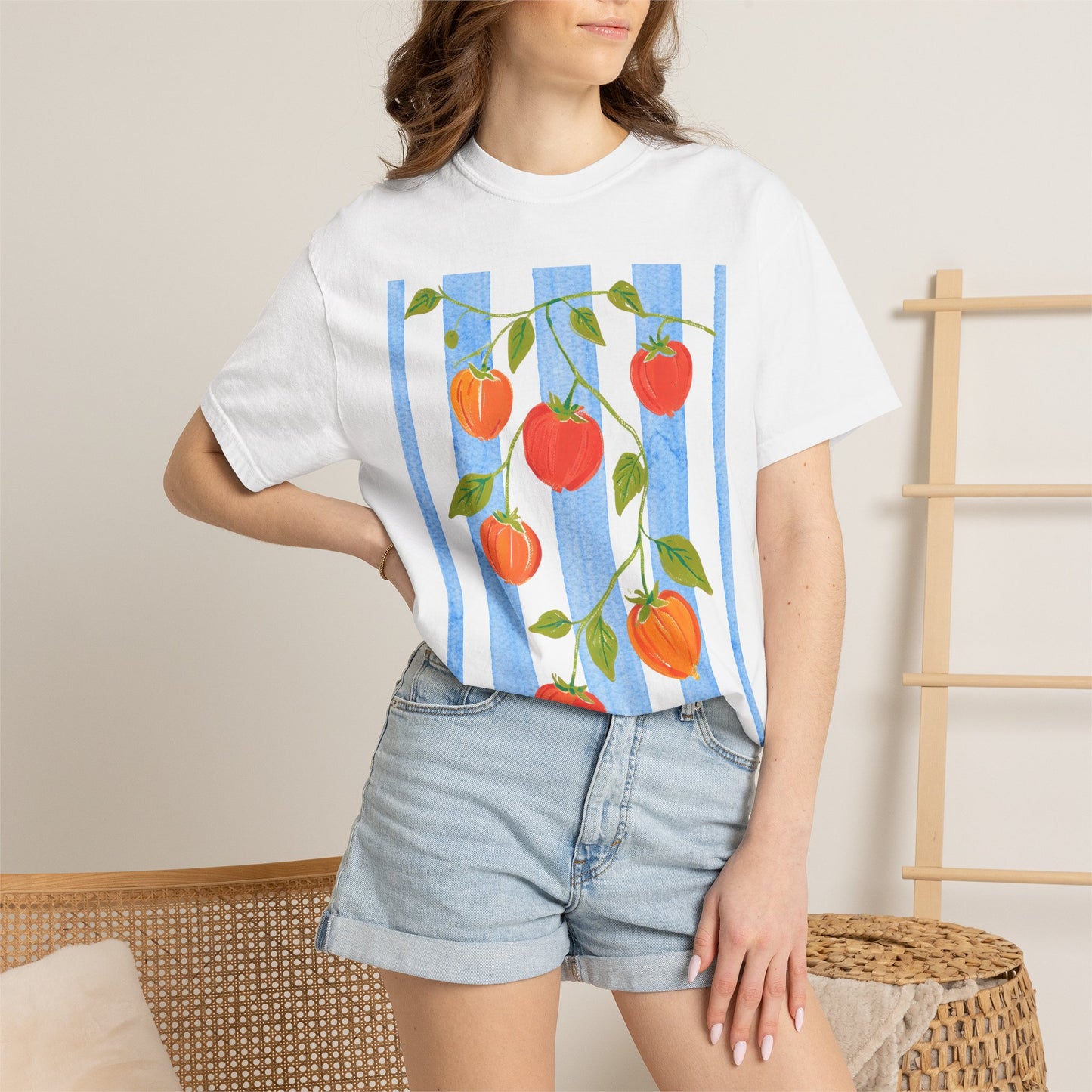 Tomato Vine Graphic T-Shirt – Italian Summer Aesthetic Tee, Mediterranean Fruit Art Shirt