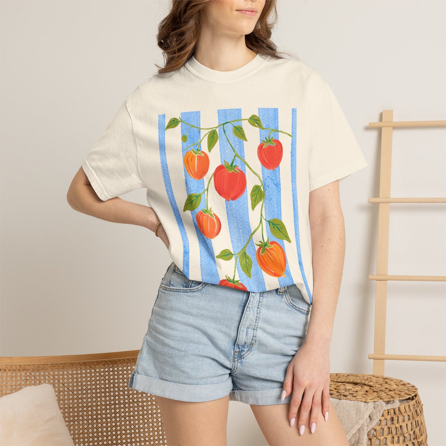 Tomato Vine Graphic T-Shirt – Italian Summer Aesthetic Tee, Mediterranean Fruit Art Shirt